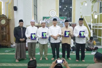 menghadiri Tabligh Akbar.jpg